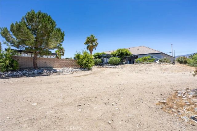 1220 Smoke Tree, Pinon Hills, CA 92372