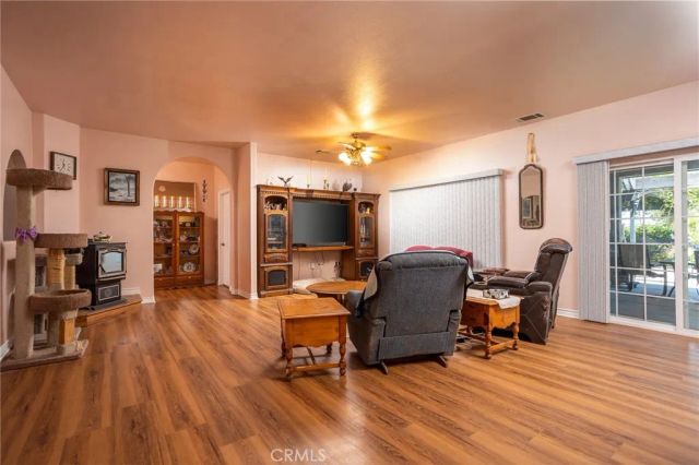 1220 Smoke Tree, Pinon Hills, CA 92372