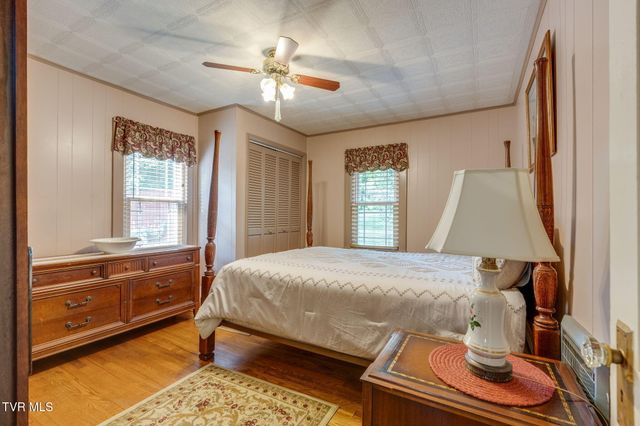 1384 Walnut Grove Road, Bluff City, TN 37618