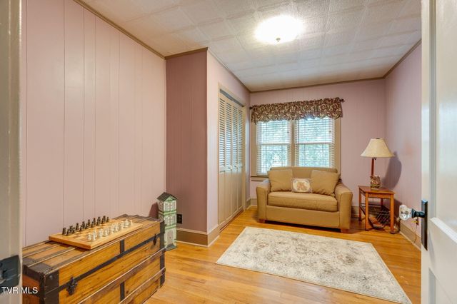 1384 Walnut Grove Road, Bluff City, TN 37618