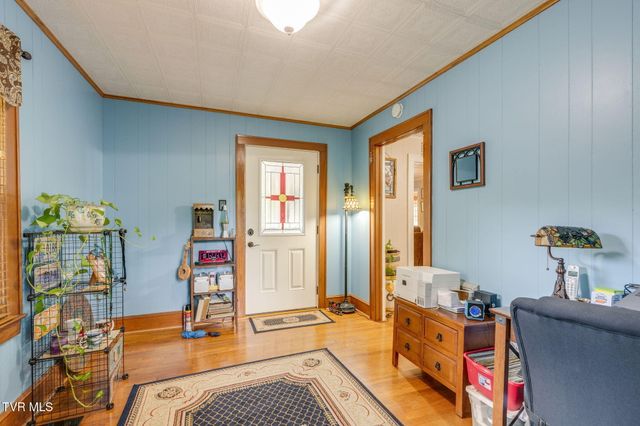 1384 Walnut Grove Road, Bluff City, TN 37618