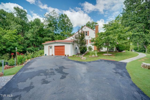 1384 Walnut Grove Road, Bluff City, TN 37618