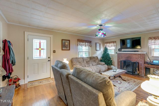 1384 Walnut Grove Road, Bluff City, TN 37618
