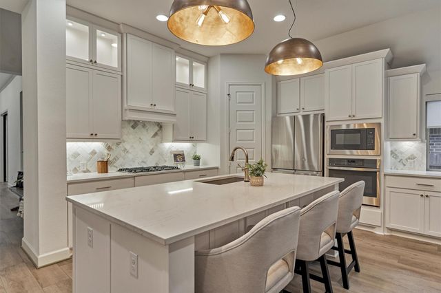 286 Sky Top Drive, Montgomery, TX 77316