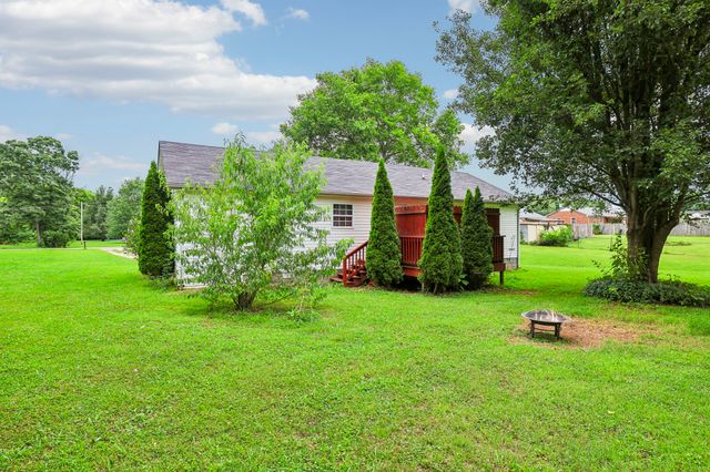 310 Redbud Ln, Unionville, TN 37180