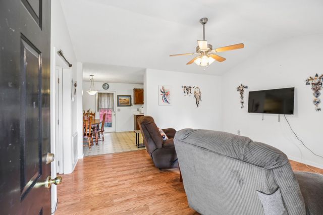 310 Redbud Ln, Unionville, TN 37180