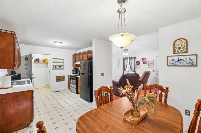 310 Redbud Ln, Unionville, TN 37180