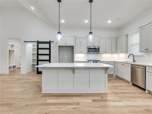 39 Selkirk Drive, Bella Vista, AR 72715
