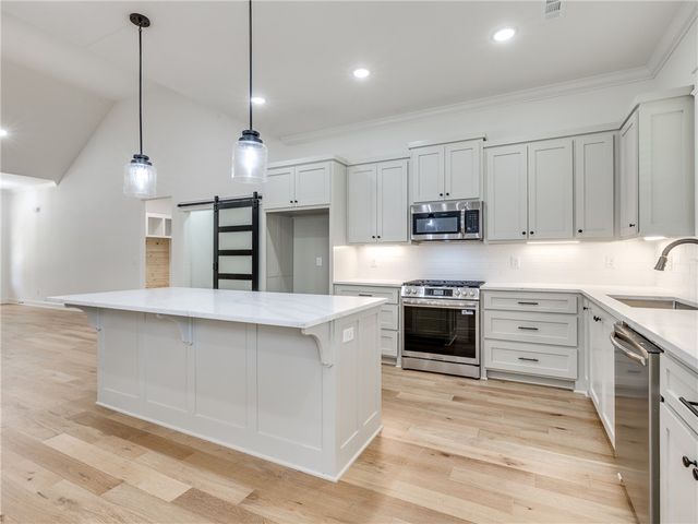 39 Selkirk Drive, Bella Vista, AR 72715
