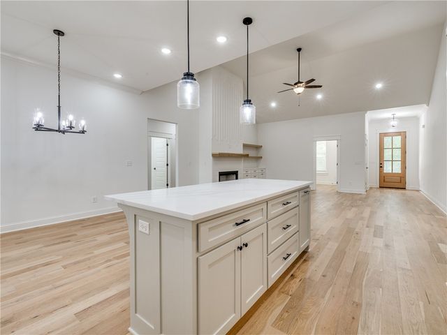 39 Selkirk Drive, Bella Vista, AR 72715