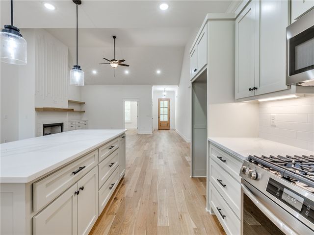 39 Selkirk Drive, Bella Vista, AR 72715
