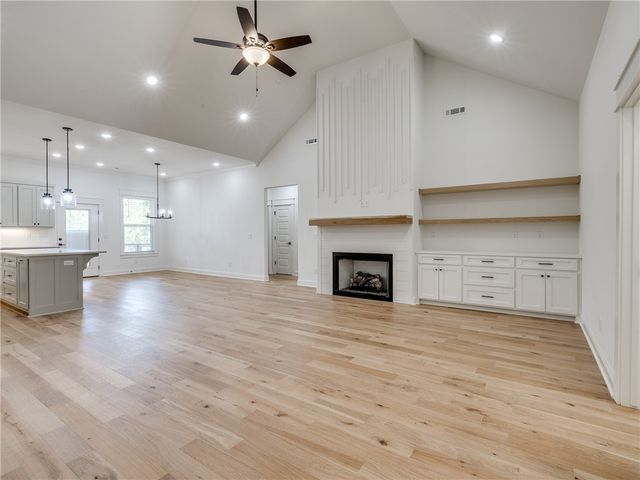 39 Selkirk Drive, Bella Vista, AR 72715