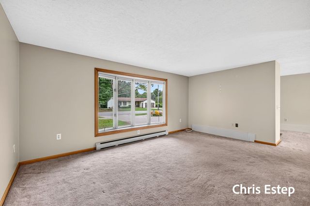15288 Pruin Street, Spring Lake, MI 49456