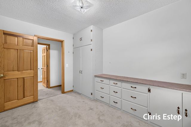 15288 Pruin Street, Spring Lake, MI 49456