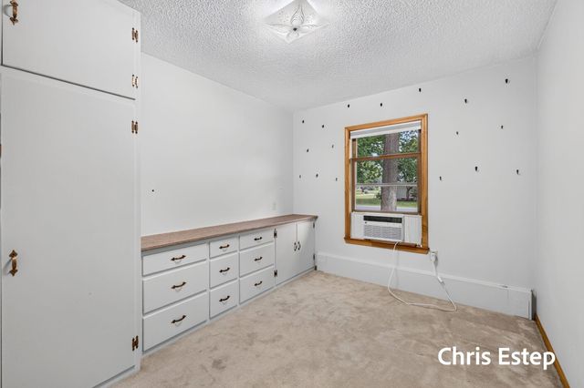 15288 Pruin Street, Spring Lake, MI 49456