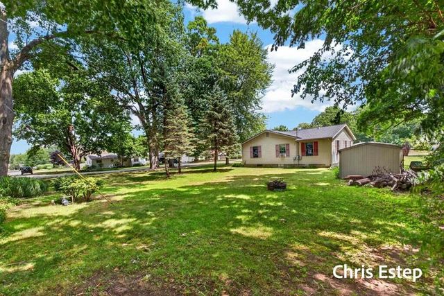 15288 Pruin Street, Spring Lake, MI 49456