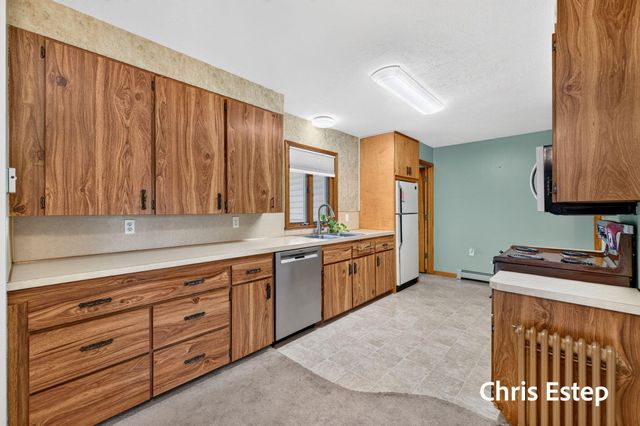 15288 Pruin Street, Spring Lake, MI 49456