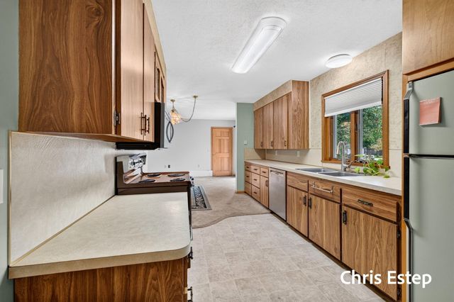 15288 Pruin Street, Spring Lake, MI 49456
