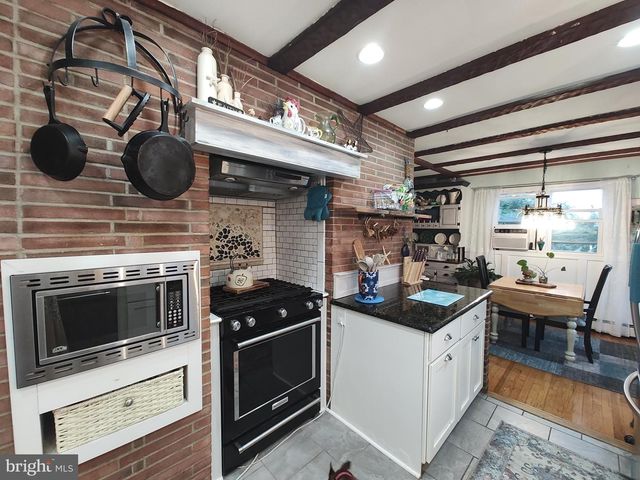 15 CEDARCREST DR, Bayville, NJ 08721