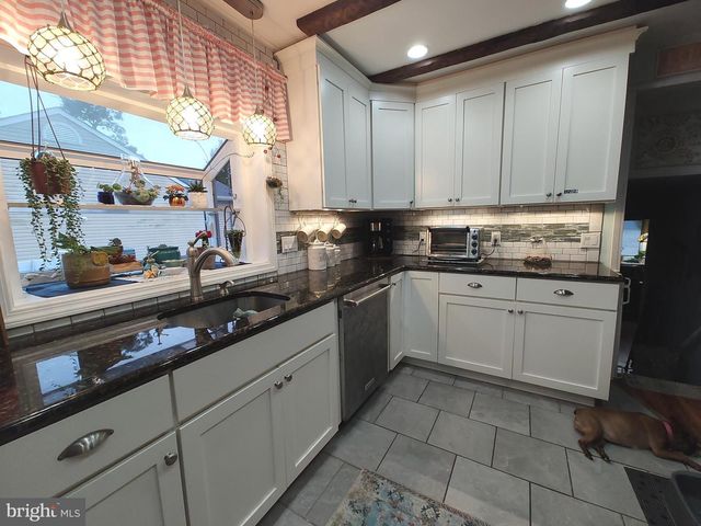 15 CEDARCREST DR, Bayville, NJ 08721