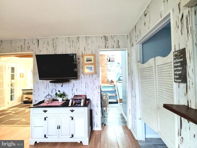15 CEDARCREST DR, Bayville, NJ 08721