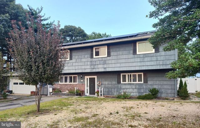 15 CEDARCREST DR, Bayville, NJ 08721