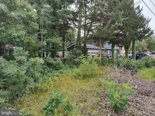 15 CEDARCREST DR, Bayville, NJ 08721