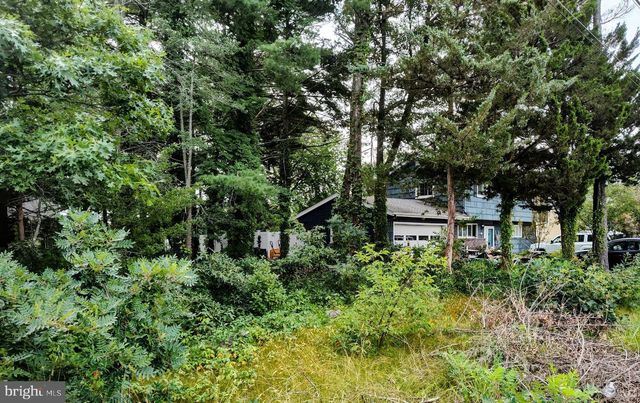 15 CEDARCREST DR, Bayville, NJ 08721