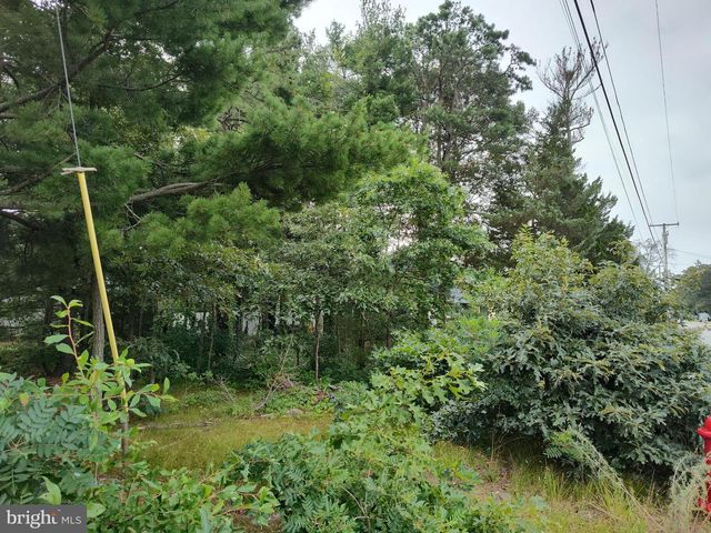 15 CEDARCREST DR, Bayville, NJ 08721
