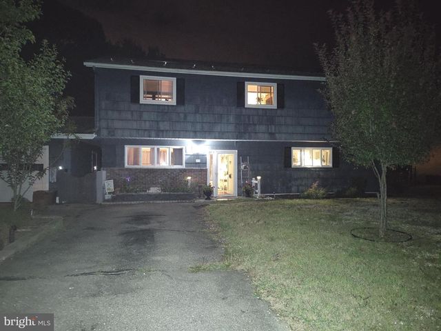 15 CEDARCREST DR, Bayville, NJ 08721