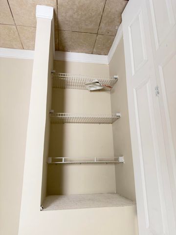 520 Seagrape Road N, Lantana, FL 33462