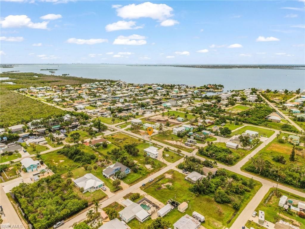 2510 Rose AVE, ST. JAMES CITY, FL 33956 — photo 2