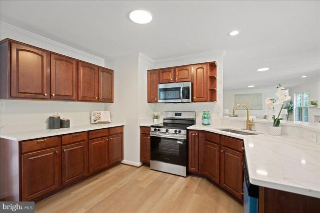 11501 REST DR, La Plata, MD 20646