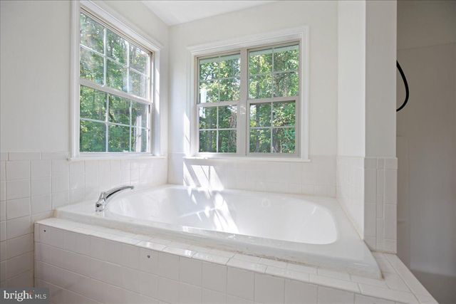 11501 REST DR, La Plata, MD 20646