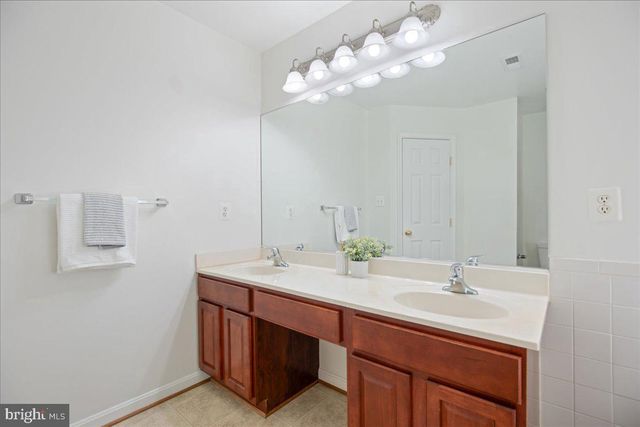 11501 REST DR, La Plata, MD 20646