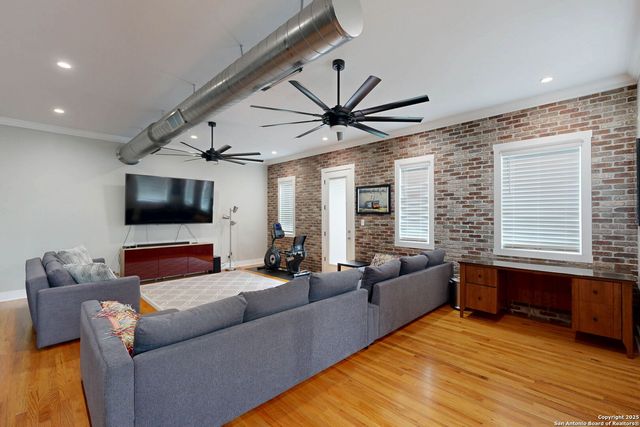 609 Sturgeon, San Marcos, TX 78666