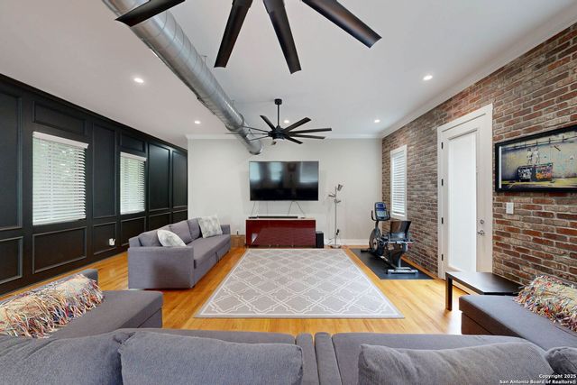 609 Sturgeon, San Marcos, TX 78666