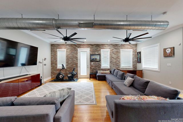 609 Sturgeon, San Marcos, TX 78666