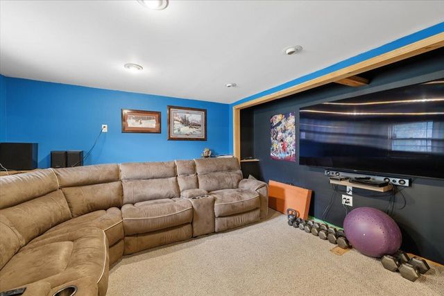 23 Hampshire Drive, Concord, NH 03301
