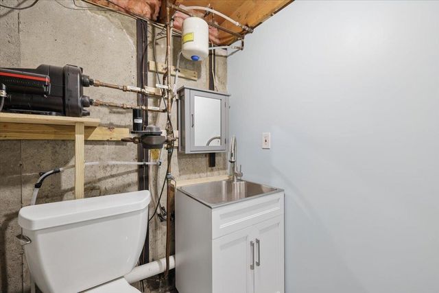 23 Hampshire Drive, Concord, NH 03301