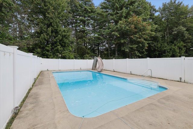 23 Hampshire Drive, Concord, NH 03301