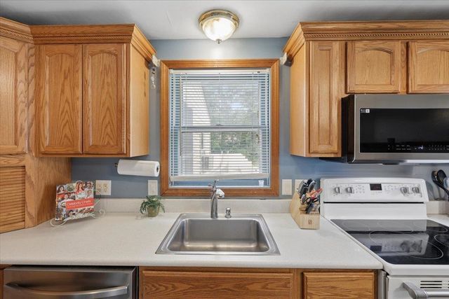 23 Hampshire Drive, Concord, NH 03301