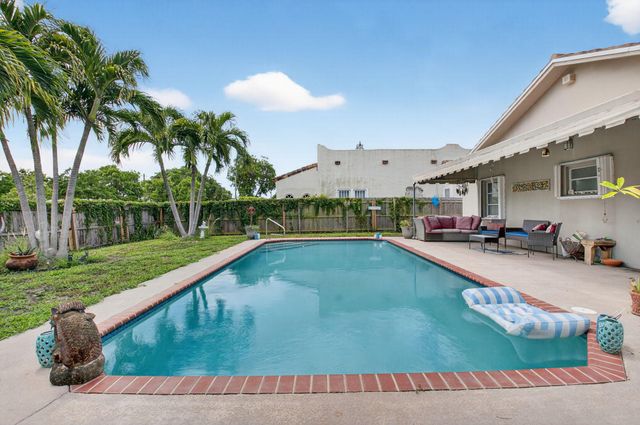 205 Dartmouth Drive, Lake Worth Beach, FL 33460