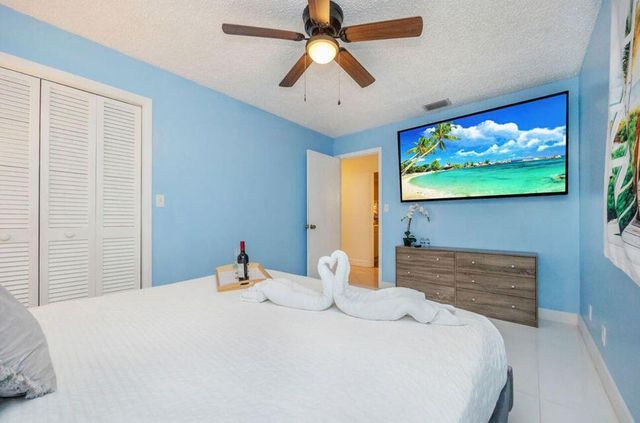 2024 Palmetto Road, West Palm Beach, FL 33406