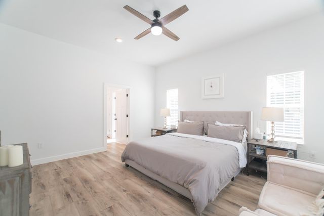 5 W Forest Court, Conroe, TX 77384