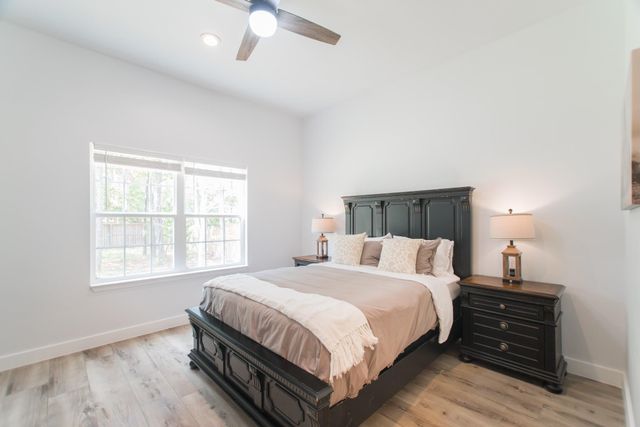 5 W Forest Court, Conroe, TX 77384
