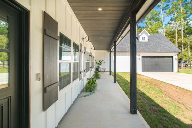 5 W Forest Court, Conroe, TX 77384