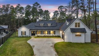 5 W Forest Court, Conroe, TX 77384