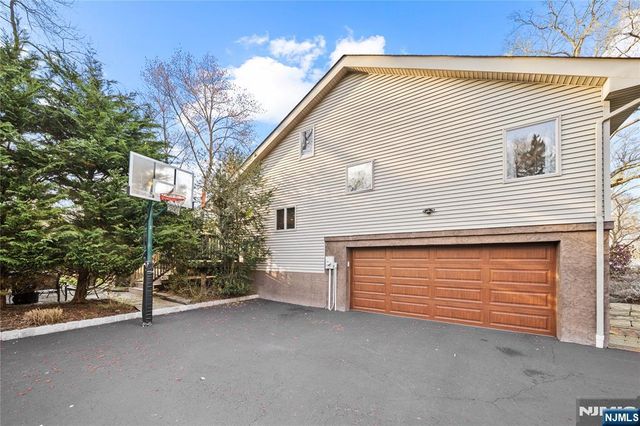 55 Forest Drive, Hillsdale, NJ 07642