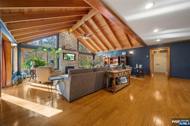 55 Forest Drive, Hillsdale, NJ 07642